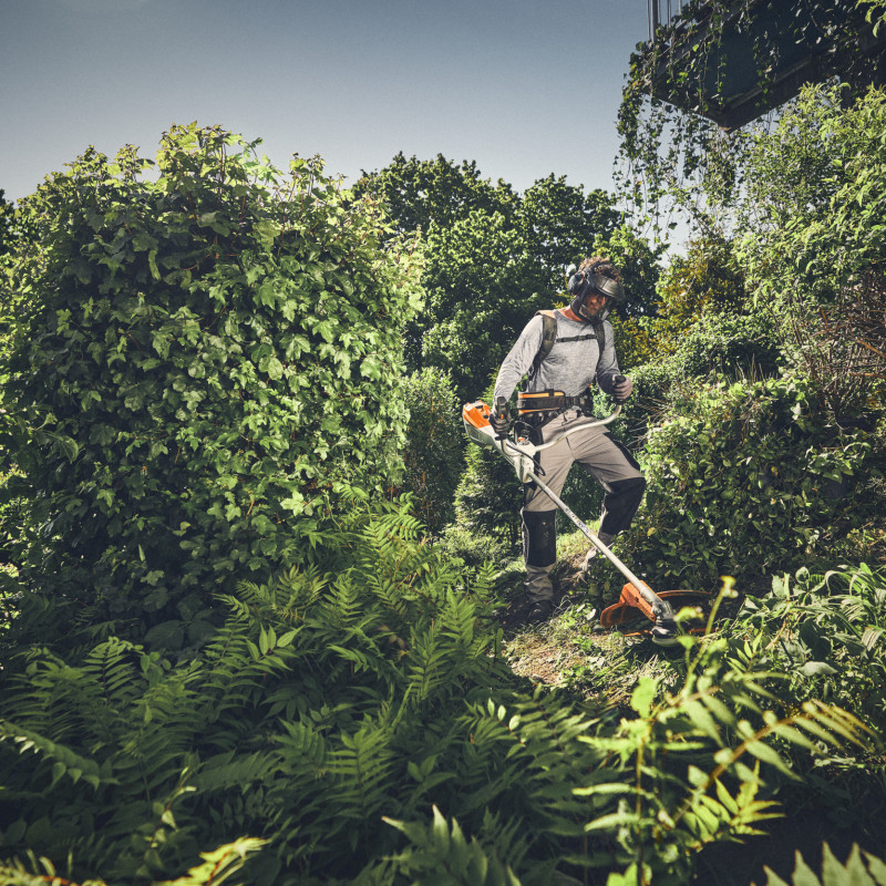 Akumulátorový krovinorez STIHL FSA 400 AC