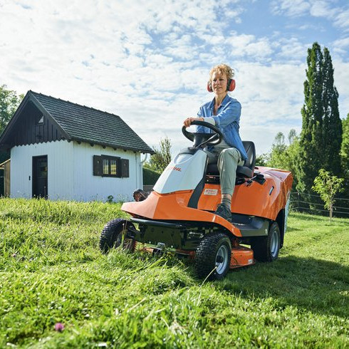 Záhradný traktor STIHL RT 4082 Záhradný traktor STIHL RT 4082