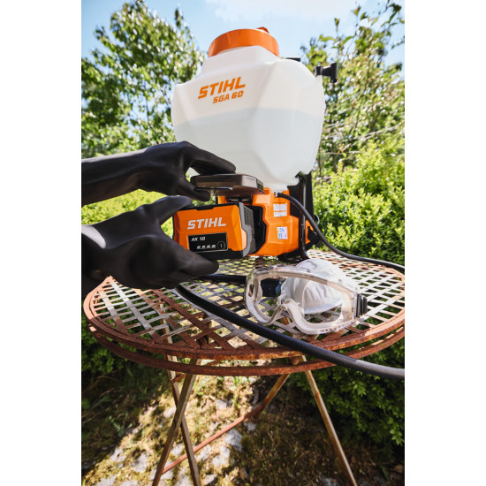 Akumulátorový postrekovač STIHL SGA 60, iba stroj