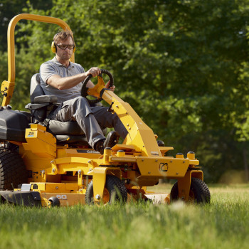 Záhradný traktor CUB CADET Z5 152 # 152CM KAWA