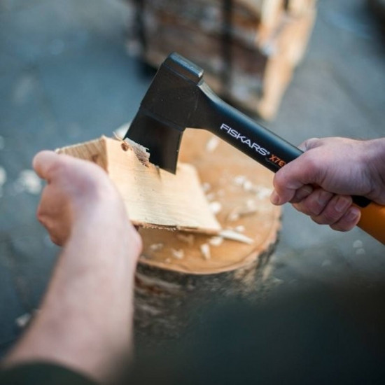 Sekera Fiskars X7